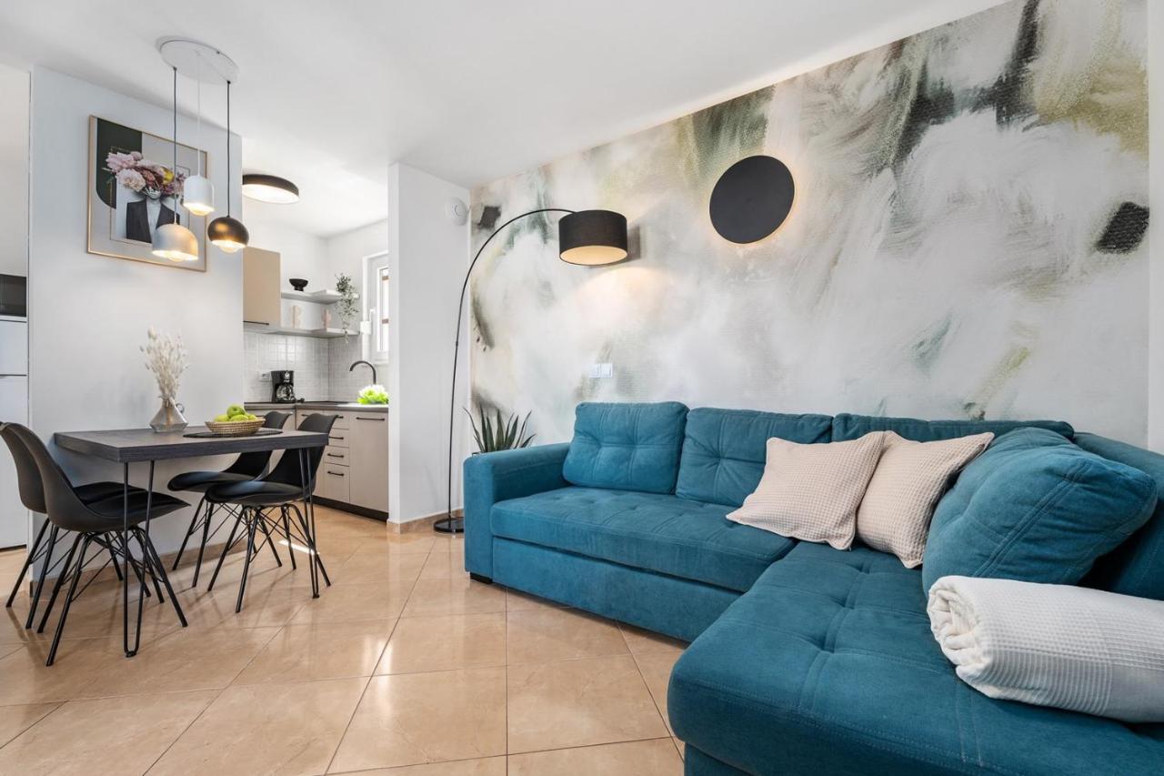 Villa Lux โพรไมนา ภายนอก รูปภาพ